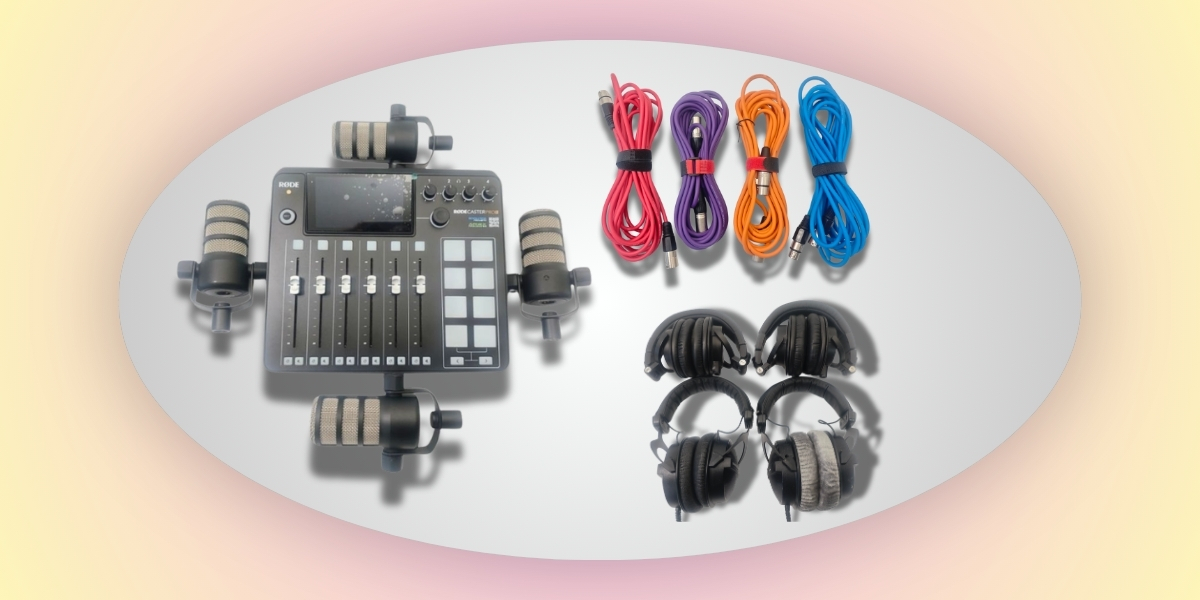 Podcast-Audio-Kit mit RØDECaster, vier Podmic, zwei Audio Technika ATH-M50x und beyerdynamic zum Mieten
